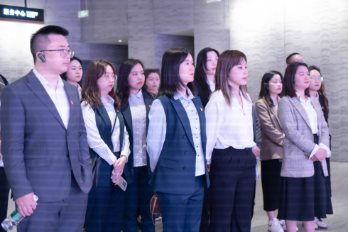 230424宜發(fā)展集團·國泰君安“學(xué)思踐悟二十大·聯(lián)學(xué)共建助發(fā)展”主題團日活動195.png